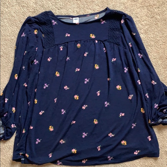 Old Navy Tops - Old Navy 3/4 Sleeve Floral Shirt